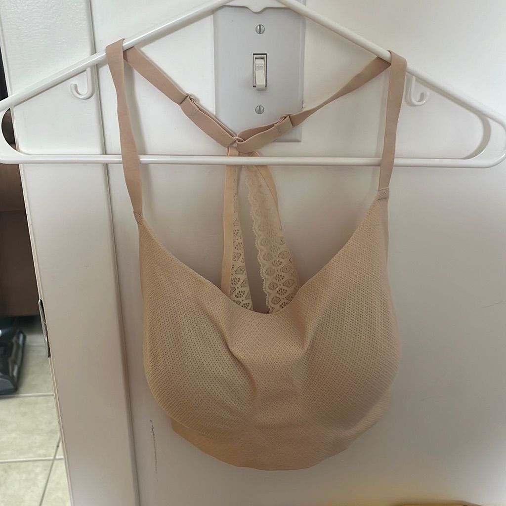 Brand New Without Tags Hanes Wireless Bra